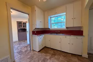 718 Roseway Dr, Klamath Falls, OR 97601 - Photo 8