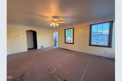 718 Roseway Drive, Klamath Falls, OR 97601 - Photo 6
