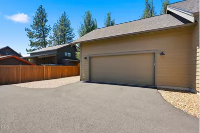 1035 E Horse Back Trail, Sisters, OR 97759 - Photo 46
