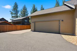 1035 E Horse Back Trail, Sisters, OR 97759 - Photo 46
