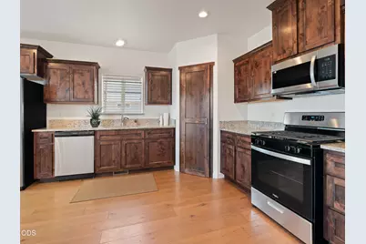 898 SE Strawberry Lane, Madras, OR 97741 - Photo 8