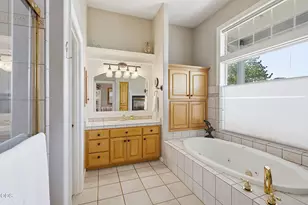 921 NE Beacon Dr, Grants Pass, OR 97526 - Photo 58