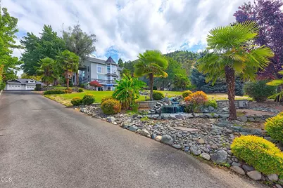 921 NE Beacon Drive, Grants Pass, OR 97526 - Photo 92