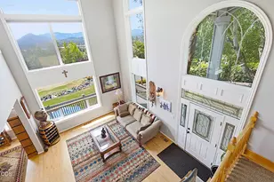 921 NE Beacon Dr, Grants Pass, OR 97526 - Photo 20