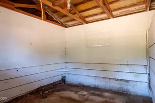 1329 Larson Rd, Roseburg, OR 97471 - Photo 14
