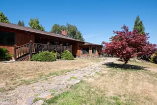 1329 Larson Rd, Roseburg, OR 97471 - Photo 20
