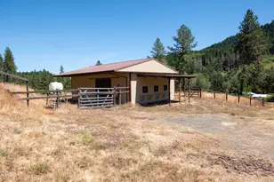 1329 Larson Rd, Roseburg, OR 97471 - Photo 10