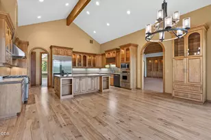 21955 Rickard Rd, Bend, OR 97702 - Photo 8