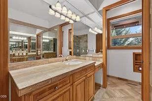 21955 Rickard Rd, Bend, OR 97702 - Photo 32
