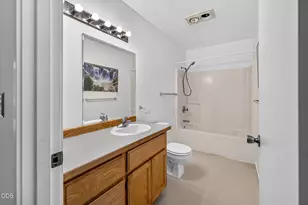 844 SE Stratford Ct, Bend, OR 97702 - Photo 18