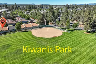 844 SE Stratford Ct, Bend, OR 97702 - Photo 4
