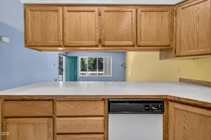 844 SE Stratford Ct, Bend, OR 97702 - Photo 14