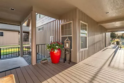 8685 Red Wing Lane, Redmond, OR 97756 - Photo 6