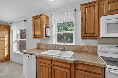 2681 Agate Meadows Drive, White City, OR 97503 - Photo 8