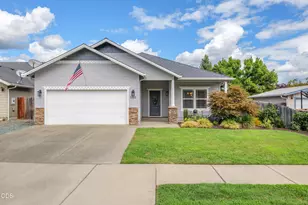 2140 SW Nick Way, Grants Pass, OR 97527 - Photo 1