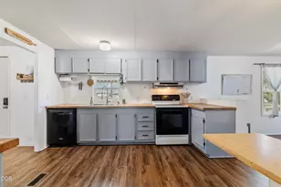 19223 N Poe Valley Rd, Klamath Falls, OR 97603 - Photo 12