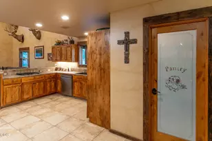 16470 SW Hwy 126, Powell Butte, OR 97753 - Photo 14