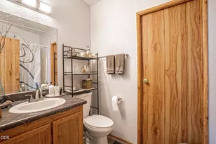 1570 S Peach, Medford, OR 97501 - Photo 18