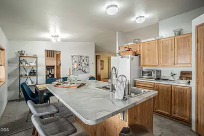 1570 S Peach #SPC 91, Medford, OR 97501 - Photo 8