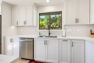 1509 Woodland Dr, Ashland, OR 97520 - Photo 12