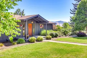1509 Woodland Dr, Ashland, OR 97520 - Photo 2