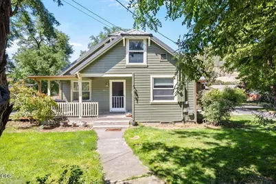1833 2nd Avenue, Gold Hill, OR 97525 - Photo 2
