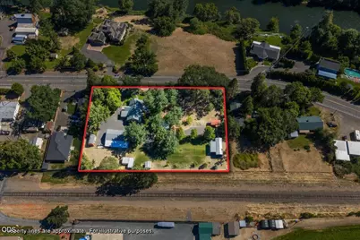 1833 2nd Avenue, Gold Hill, OR 97525 - Photo 32