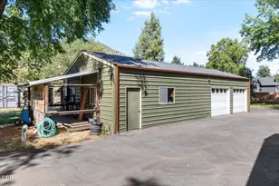 1833 2nd Ave, Gold Hill, OR 97525 - Photo 40