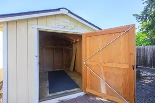 2600 Stearns Way, Medford, OR 97501 - Photo 26