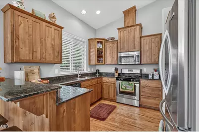 503 Antilles Lane, Medford, OR 97501 - Photo 4