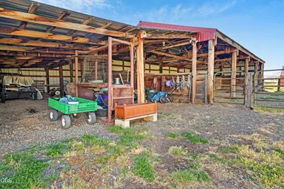 8230 Hill Road, Klamath Falls, OR 97603 - Photo 32