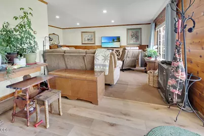 8230 Hill Road, Klamath Falls, OR 97603 - Photo 6