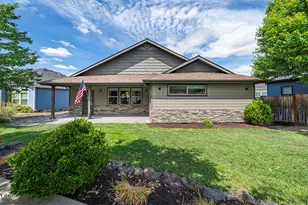 256 Robert Trent Jones Blvd, Eagle Point, OR 97524 - Photo 2