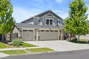 60865 SE Sweet Pea Dr, Bend, OR 97702 - Photo 2