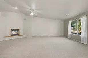2611 Chantal Ave, Klamath Falls, OR 97601 - Photo 4