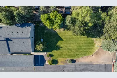 1050 NE Butler Market Road #APT 47, Bend, OR 97701 - Photo 32