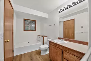 1050 NE Butler Market Rd, Bend, OR 97701 - Photo 20