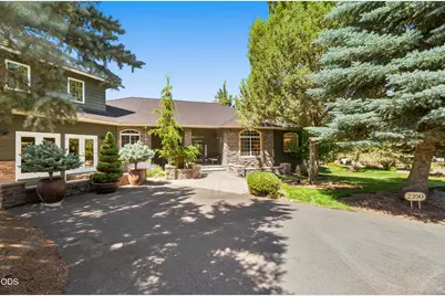 2390 Osprey Drive, Redmond, OR 97756 - Photo 2