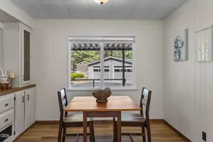 60992 Springcrest Dr, Bend, OR 97702 - Photo 10