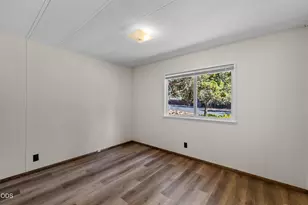 60992 Springcrest Dr, Bend, OR 97702 - Photo 26