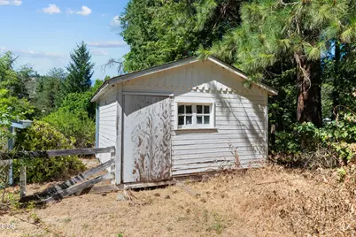 149 Peckerwood Lane, Grants Pass, OR 97527 - Photo 22