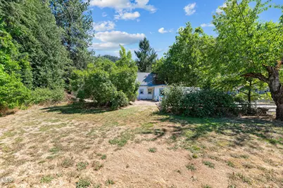 149 Peckerwood Lane, Grants Pass, OR 97527 - Photo 6