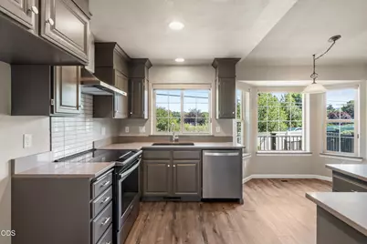 677 Cedar Wood Drive, Eagle Point, OR 97524 - Photo 8