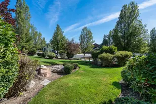 3633 SW 29th St, Redmond, OR 97756 - Photo 4