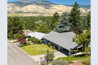 1150 Hillview Drive, Ashland, OR 97520 - Photo 2
