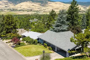 1150 Hillview Dr, Ashland, OR 97520 - Photo 2
