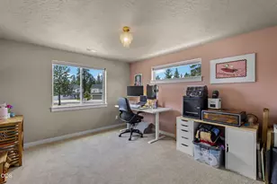 774 N Reed St, Sisters, OR 97759 - Photo 34