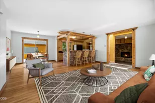 606 NE 9th St, Bend, OR 97701 - Photo 4