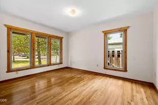 606 NE 9th St, Bend, OR 97701 - Photo 22