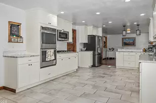 3665 Pine Tree Dr, Klamath Falls, OR 97603 - Photo 8